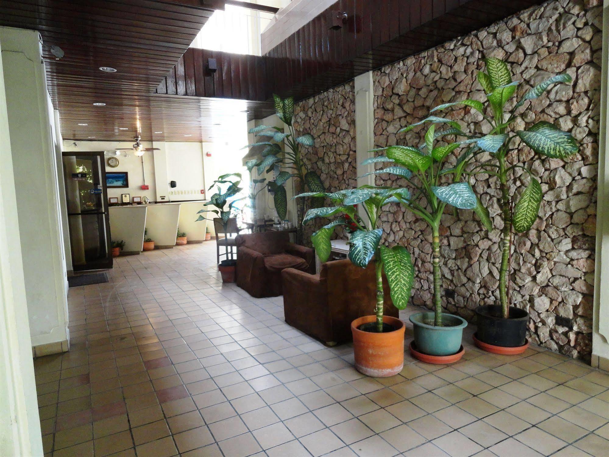 Summer Holiday Hotel Garapan Exterior foto